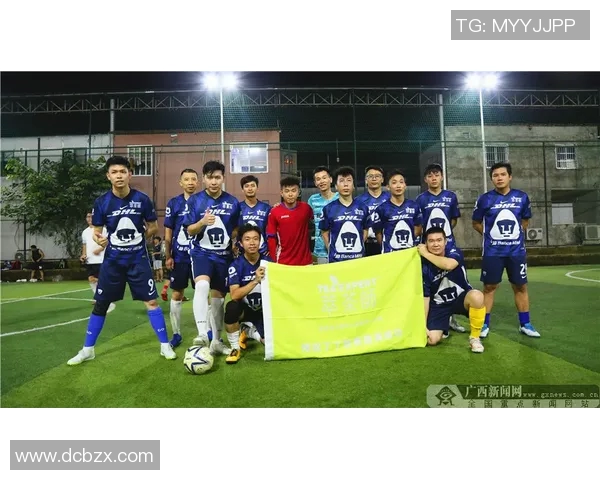 重庆足球队在钻石联赛中的拼搏历程与荣耀瞬间全景回顾